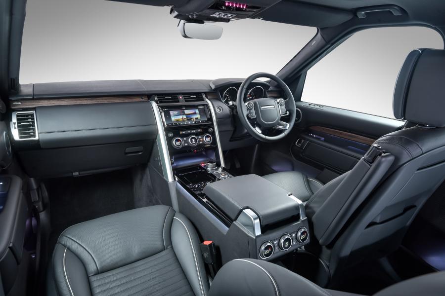Торпедо Land Rover Discovery HSE Td6 2017 года  (ZA) (фото 16 из 25)